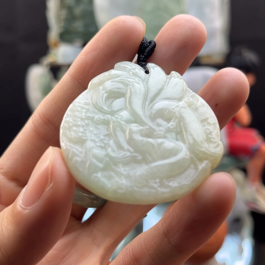 翡翠未镶嵌颈饰九尾