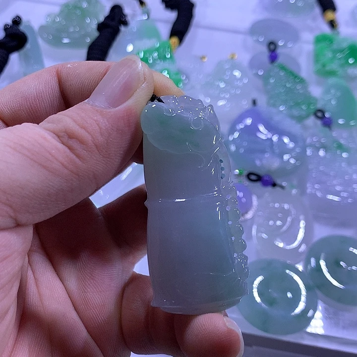 翡翠未镶嵌颈饰天然翡翠A货吊坠