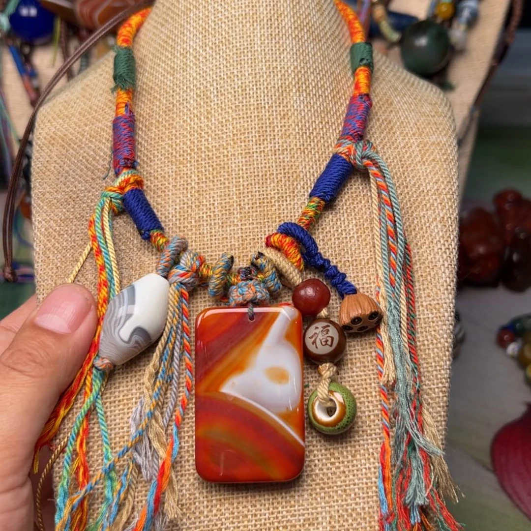 玛瑙/玉髓颈饰未镶嵌