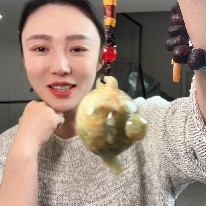 安***然未镶嵌蛇纹石玉颈饰