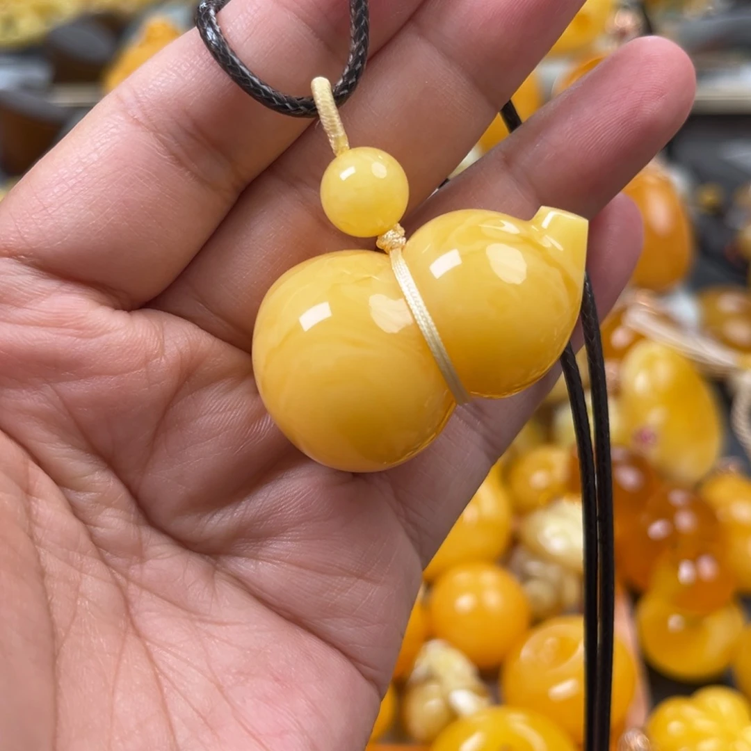 蜜蜡未镶嵌珠宝奇石