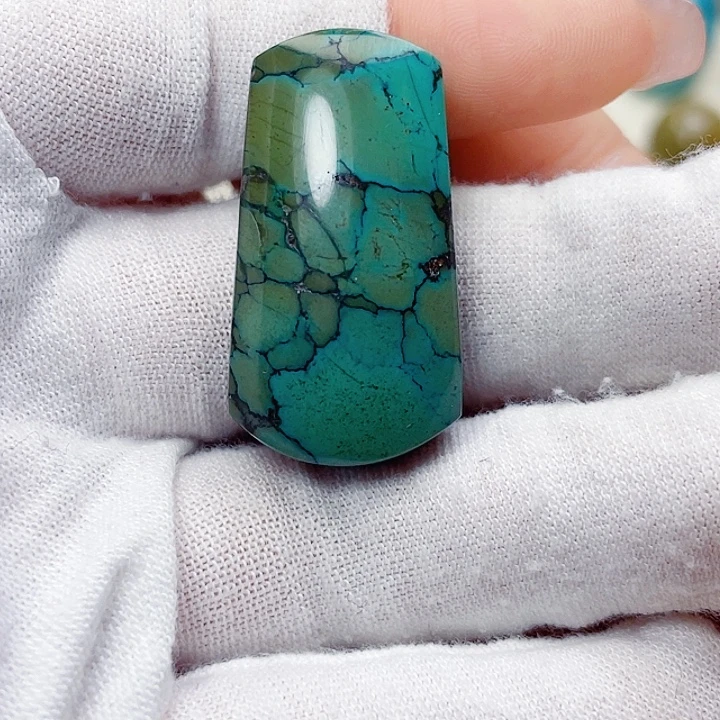 绿松石未镶嵌饰品