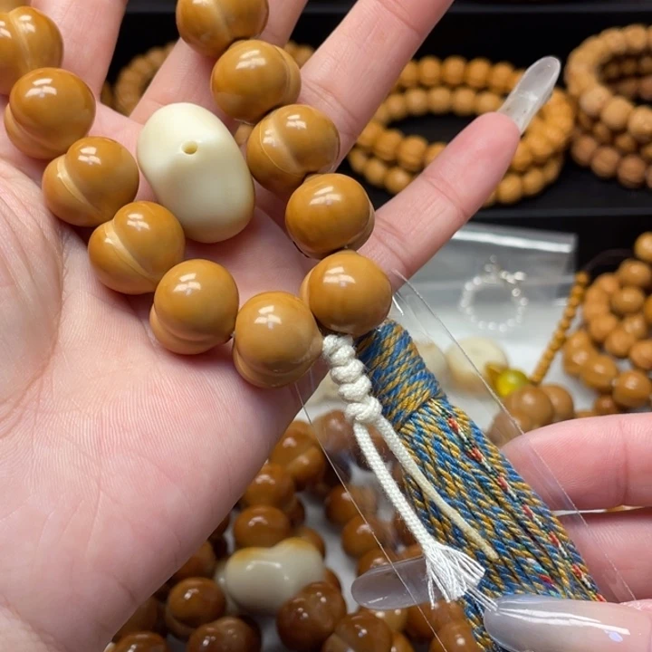 一****吊坠猴头核桃全品柯基屁桃加爱心