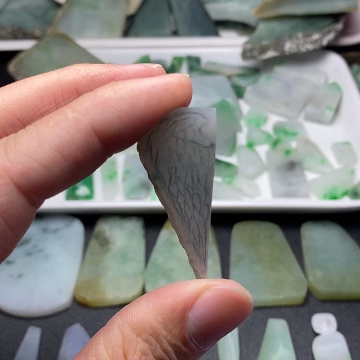 翡翠未镶嵌颈饰翡翠