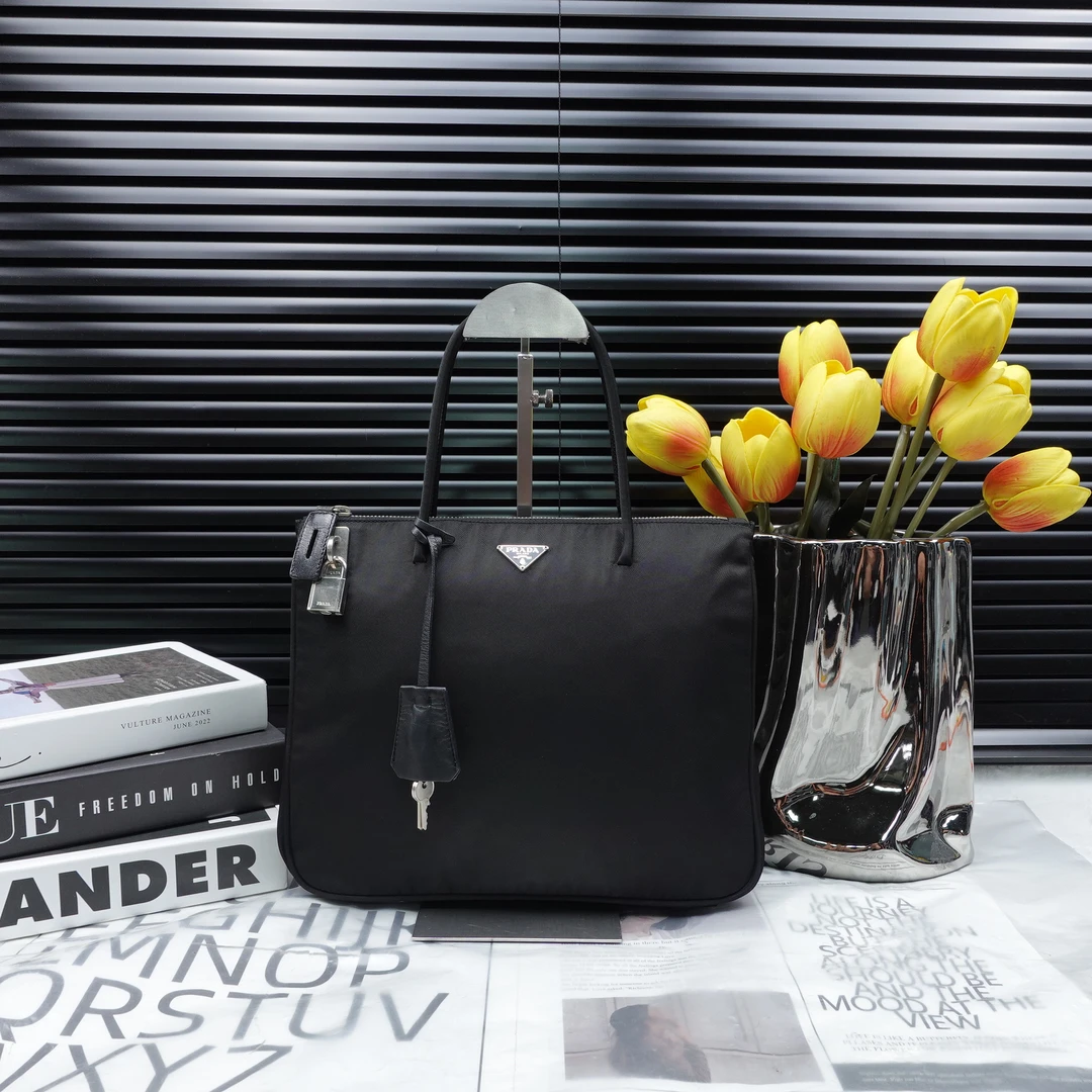 95新 Prada/普拉达 单肩包/T10251235