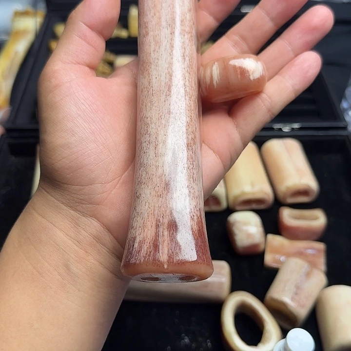 无非金属岁**好养殖驼骨制作手把件