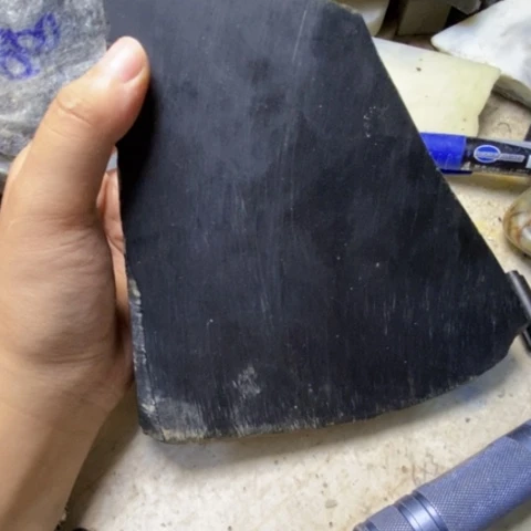 透闪石质玉未镶嵌珠宝奇石