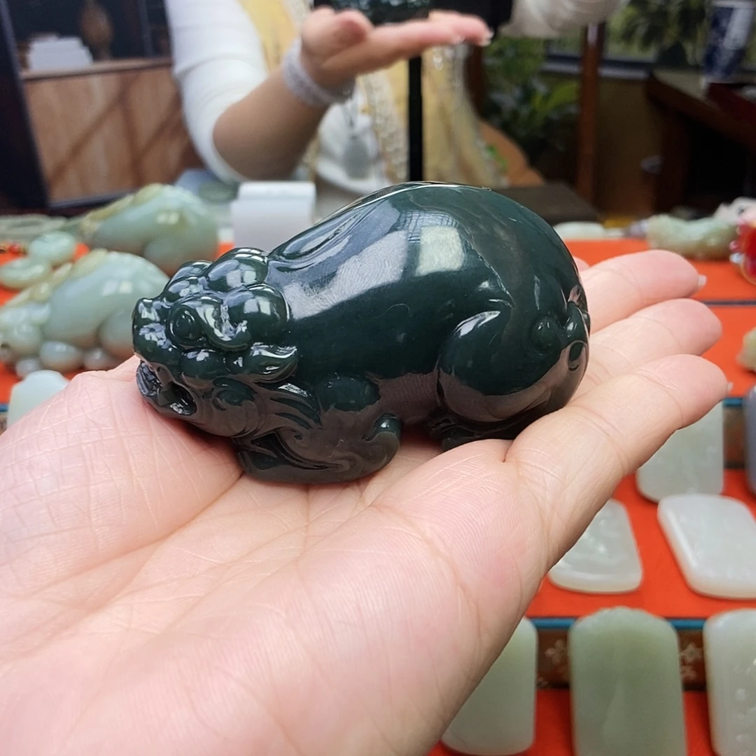 用***0和田玉未镶嵌颈饰