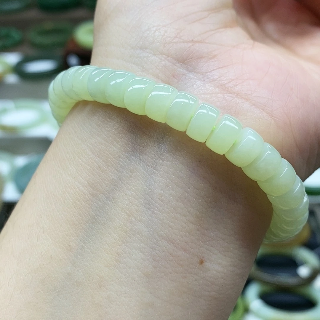 【闪购商品】未镶嵌手链和田玉