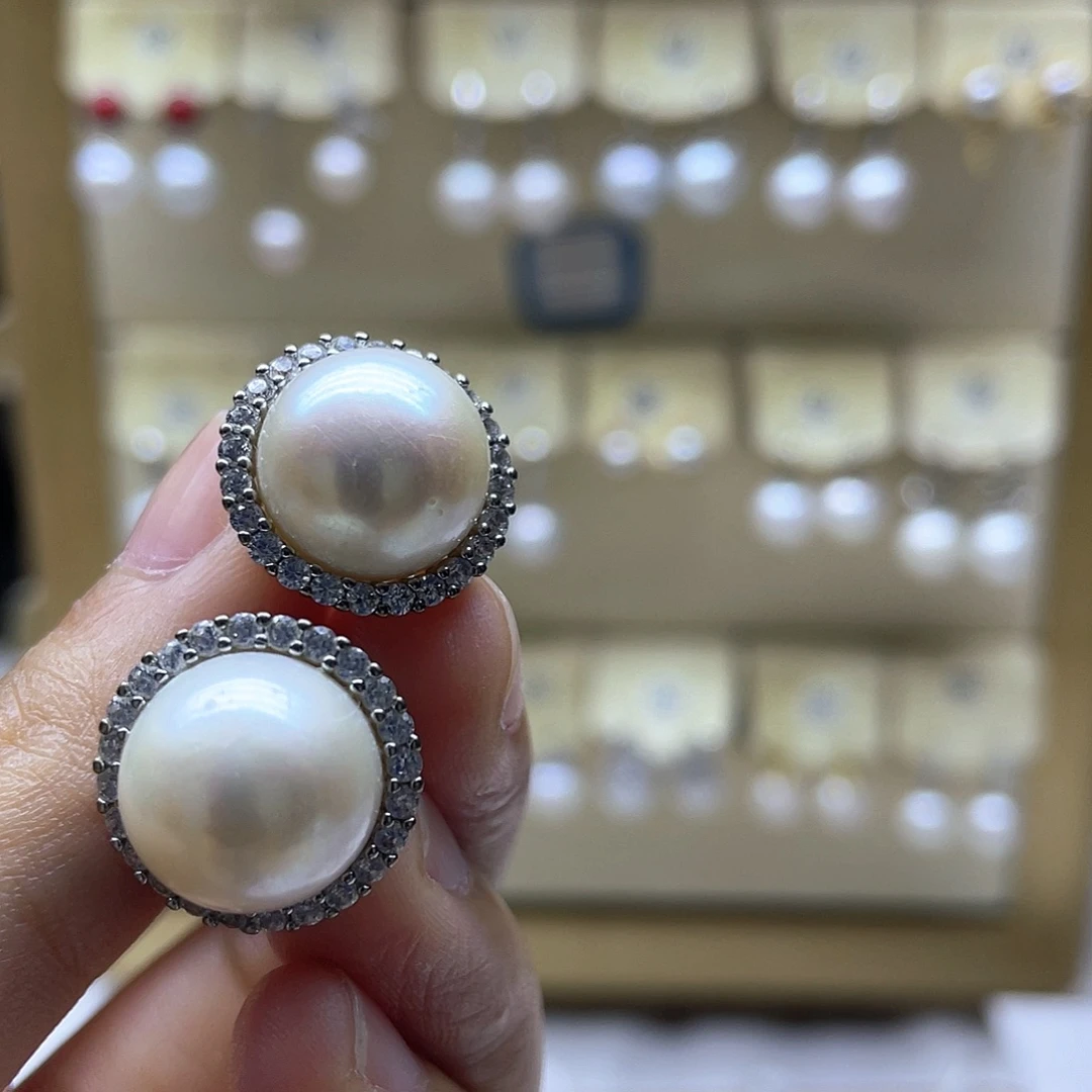 淡水珍珠银S925镶嵌耳饰