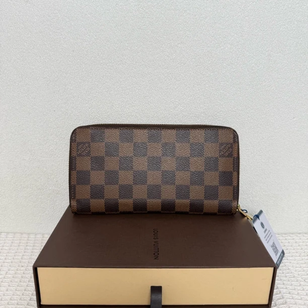 99新 LouisVuitton/路易威登 97新/5043时尚棕棋盘格拉链钱包