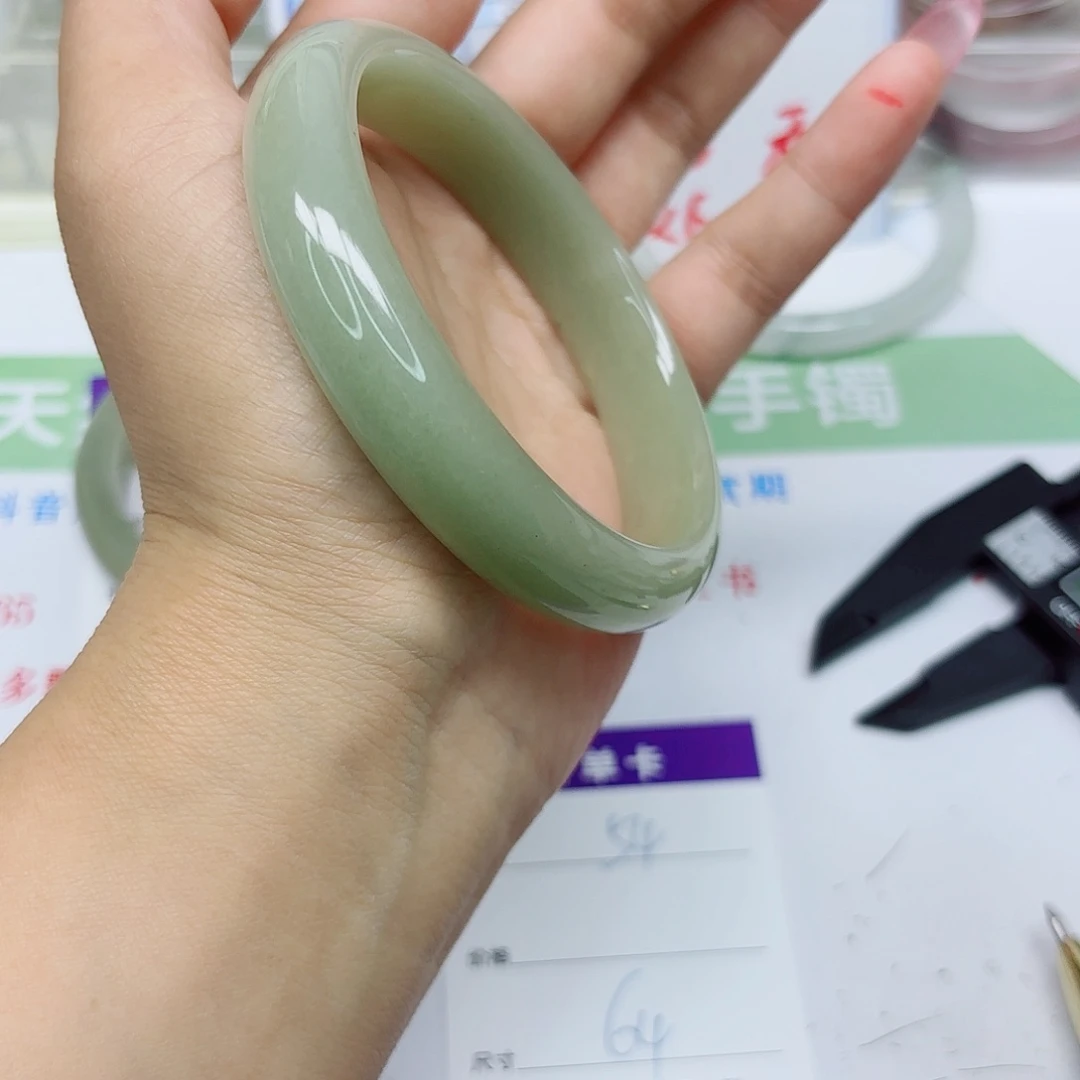 石英质玉未镶嵌手镯54/65
