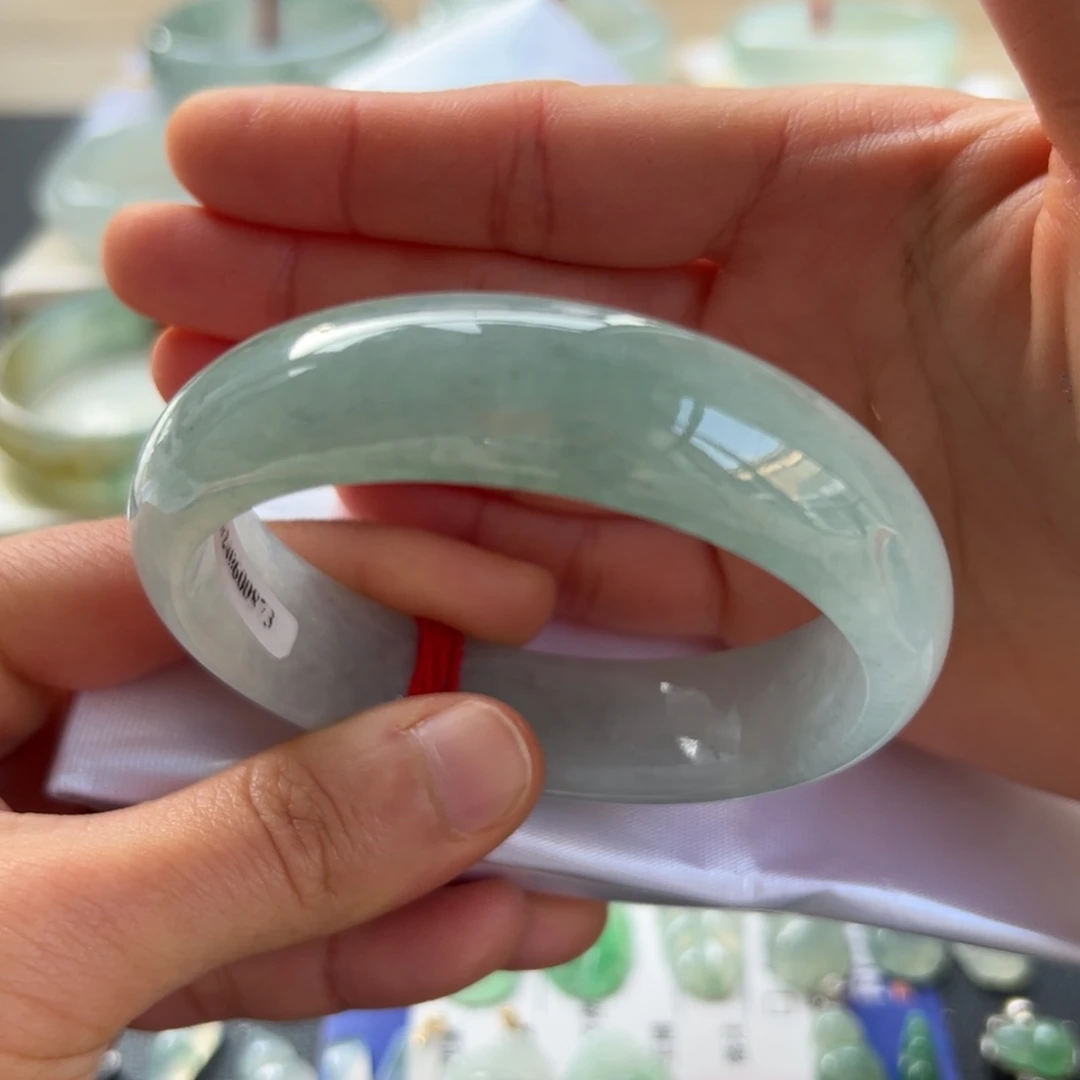 翡翠手镯未镶嵌手镯