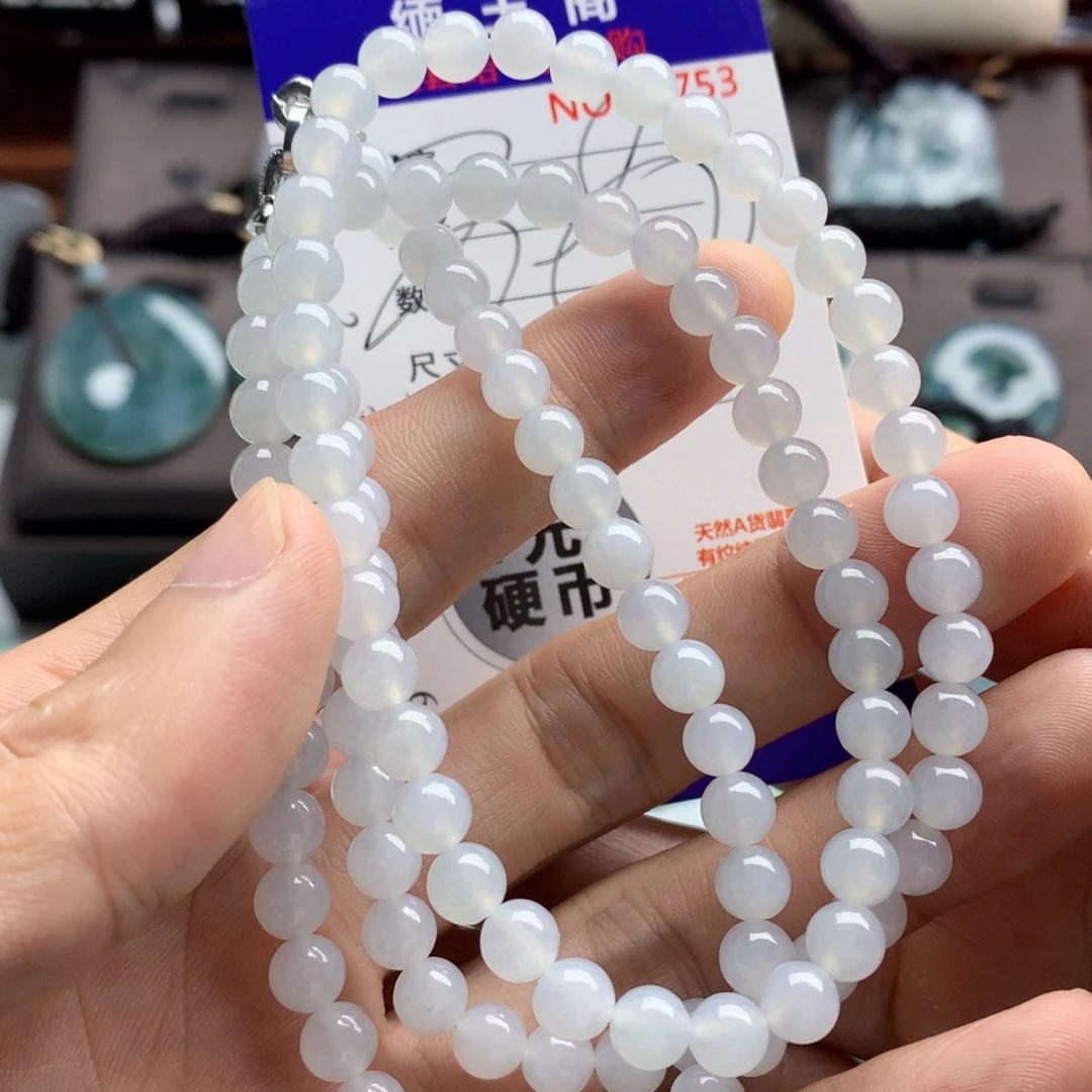翡翠未镶嵌颈饰珠子