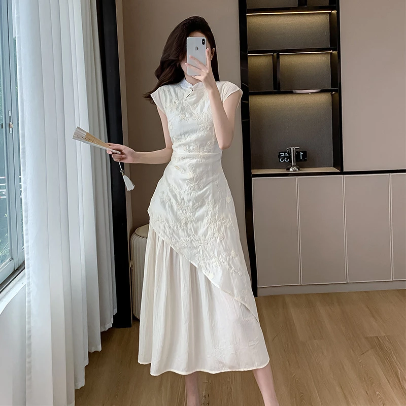 新中式刺绣立领连衣裙女2025新款收腰不规则中国风改良长裙子