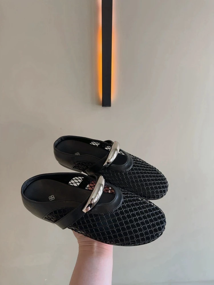 2569平跟胶粘鞋黑白包头凉鞋包头拖百搭半拖平底鞋