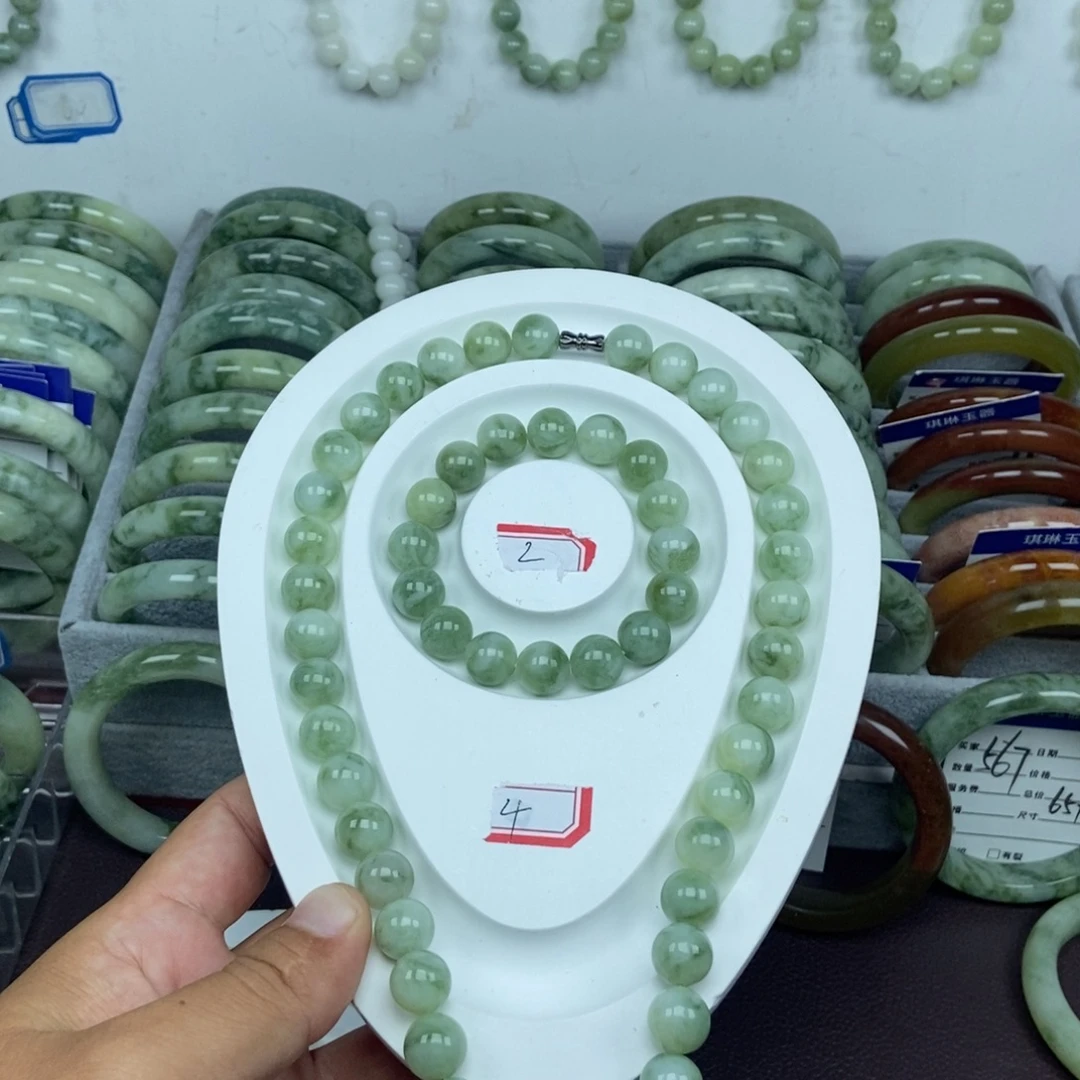 未镶嵌蛇纹石玉手链