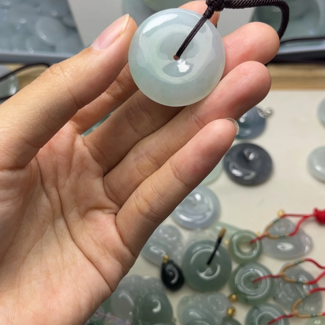 小***驴翡翠未镶嵌颈饰天然翡翠Ａ货