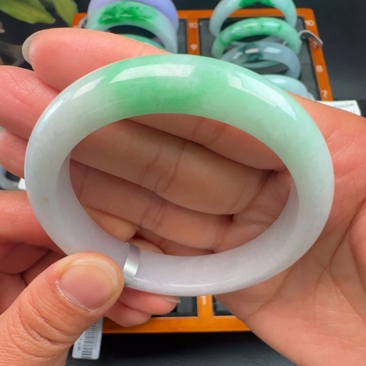 翡翠未镶嵌手镯缅甸翡翠