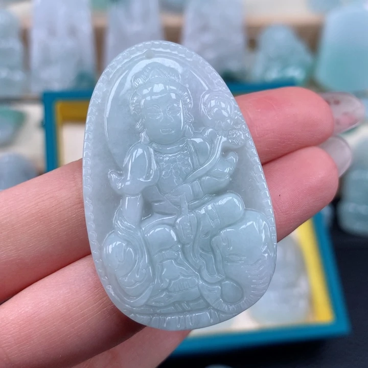 翡翠未镶嵌颈饰普贤菩萨吊坠