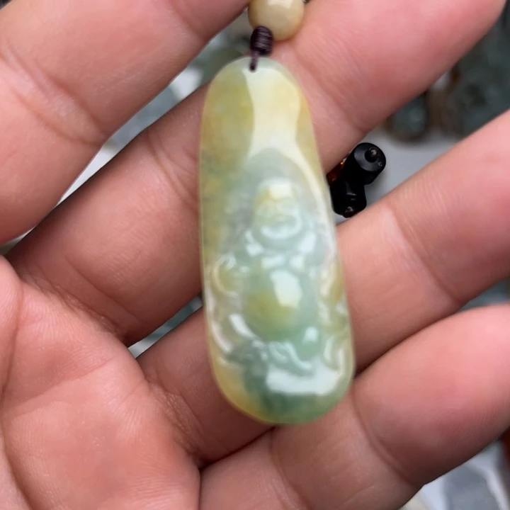 颈饰未镶嵌翡翠佛