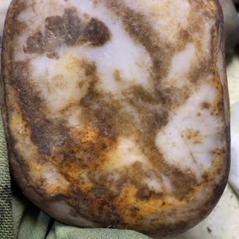 未镶嵌和田玉把件100