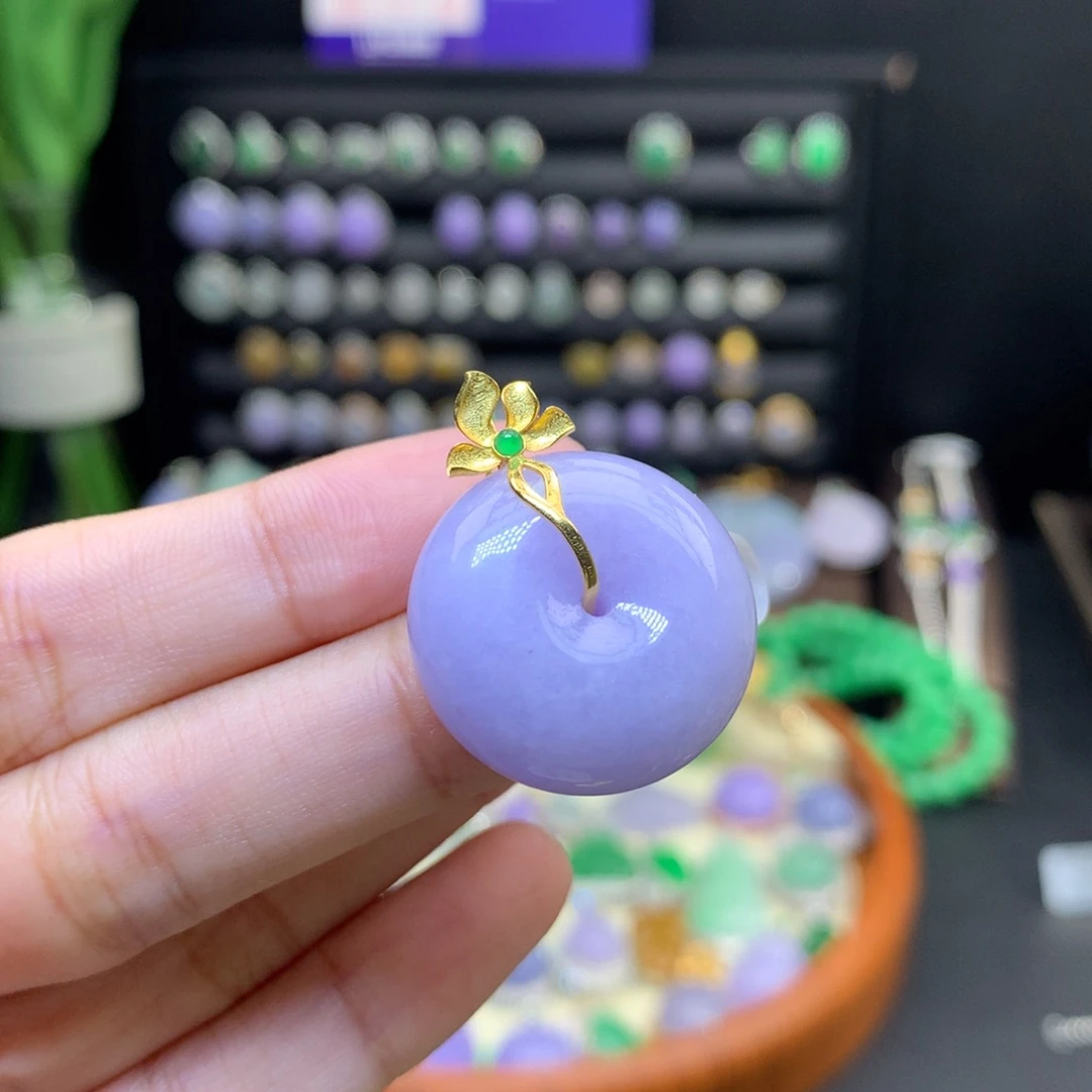 翡翠18K金镶嵌颈饰
