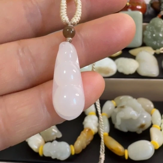 和田玉（糖玉）未镶嵌颈饰