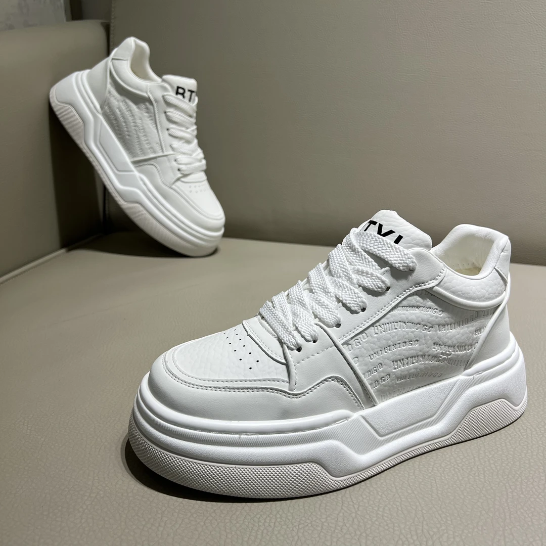 韩版冬季男鞋平跟休闲风圆头中帮时尚休闲鞋韩版厚底运动潮流男鞋