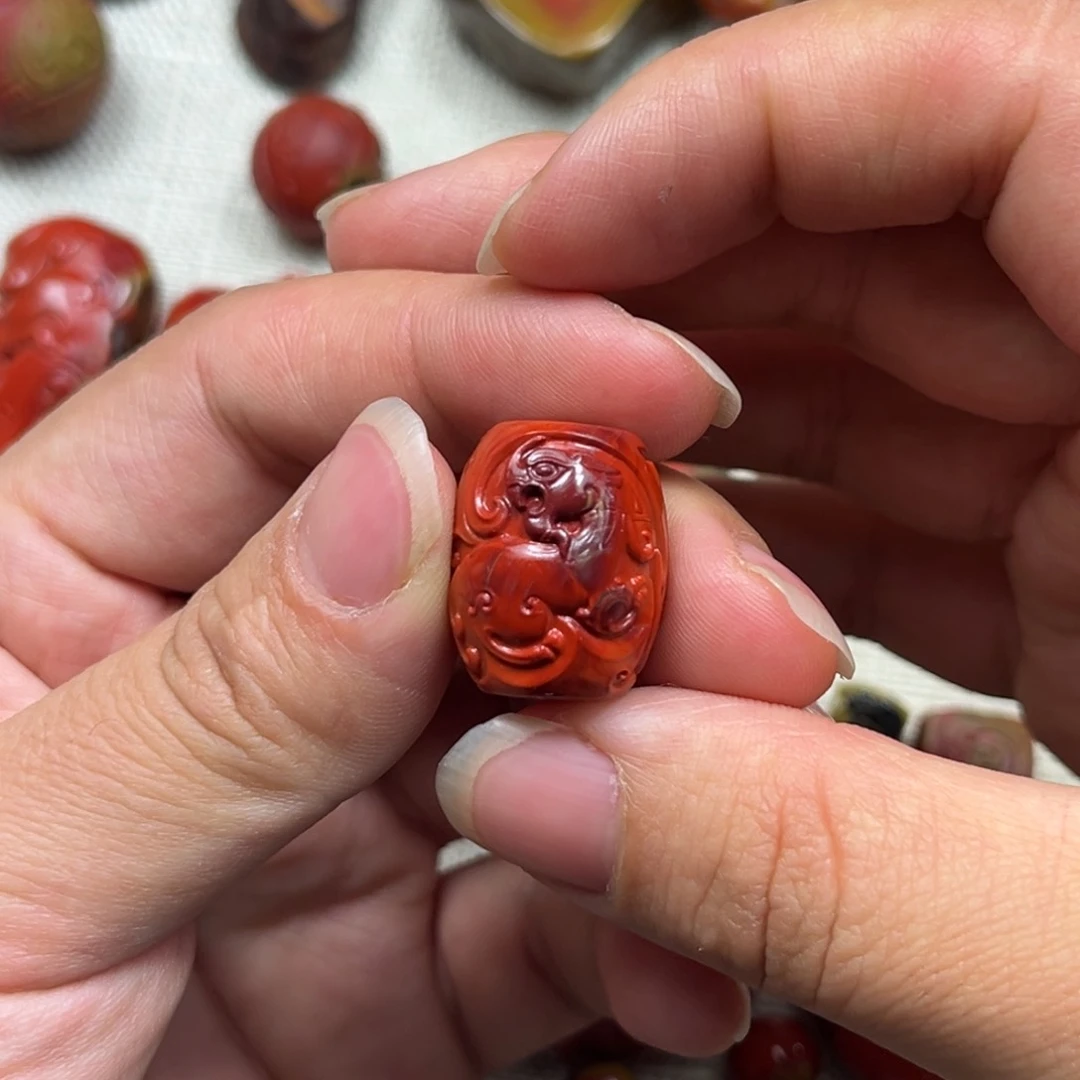 南红玛瑙雕刻件未镶嵌