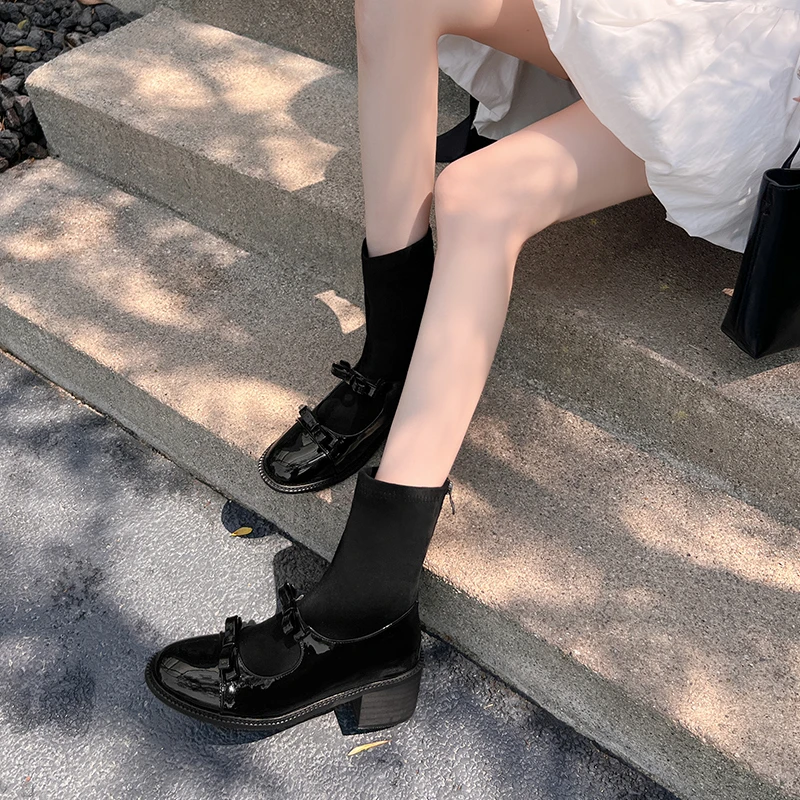 学院风真皮蝴蝶结中筒袜靴女2025新款甜美漆皮圆头防滑弹力瘦瘦靴