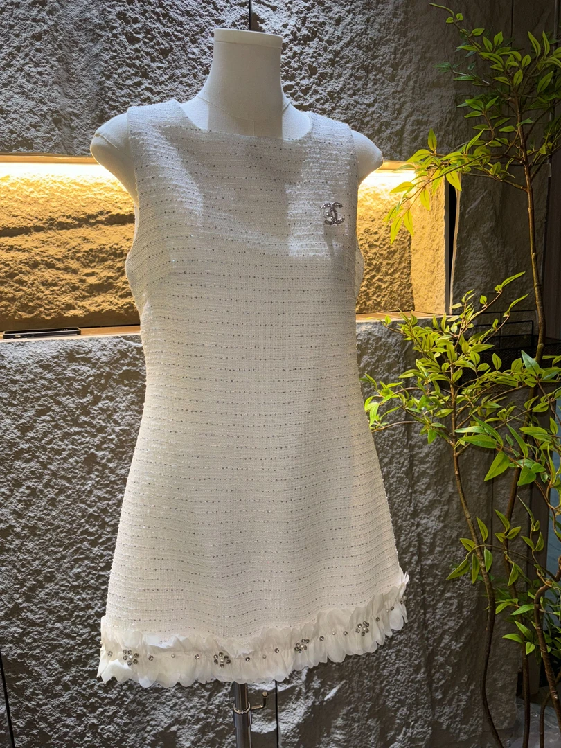 【梦梦专属】小香风白色中长裙斜肩夏季无袖连衣裙夏装显瘦修身气质