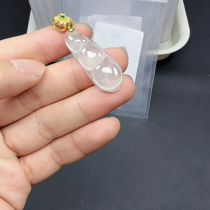 翡翠未镶嵌颈饰49