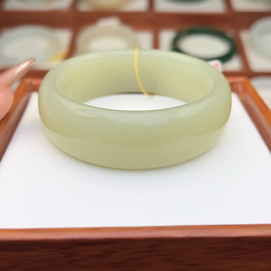 和田玉未镶嵌手镯52.2