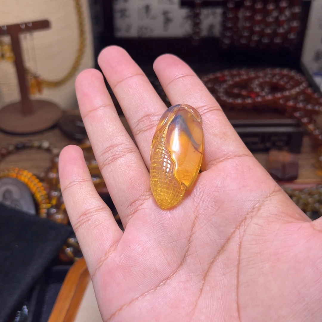 琥珀未镶嵌颈饰玉米