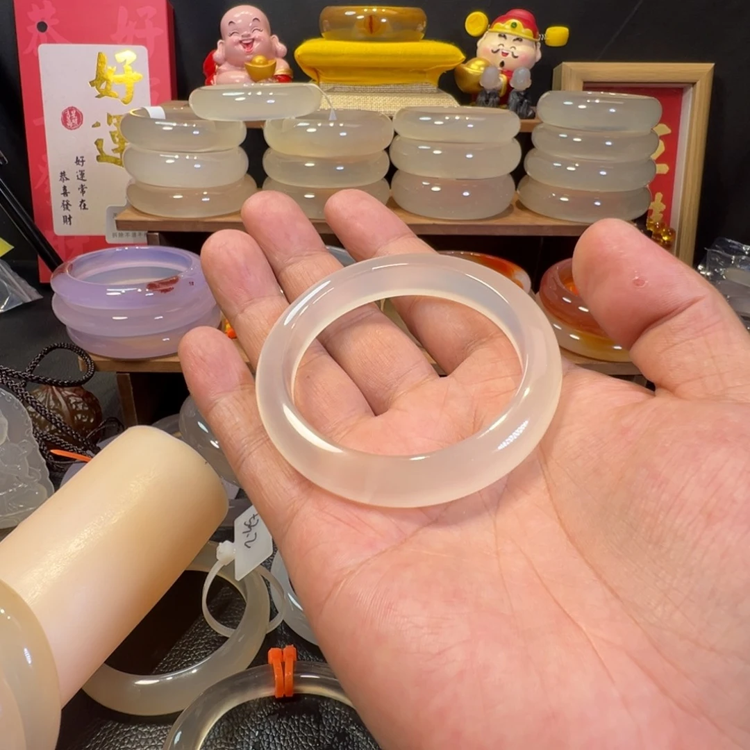 小****玛瑙/玉髓手镯未镶嵌