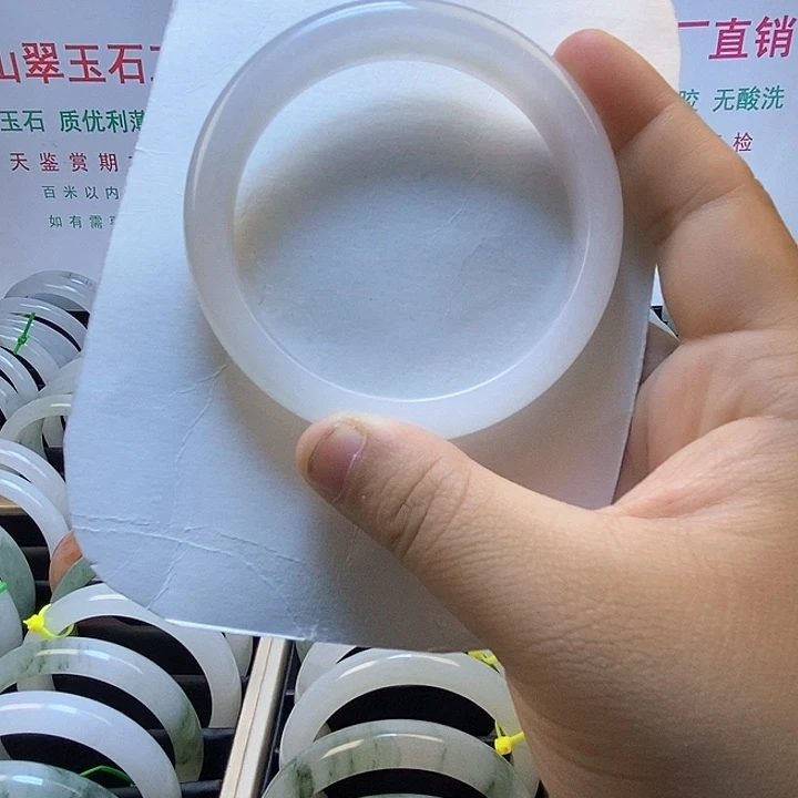 石英质玉未镶嵌手镯