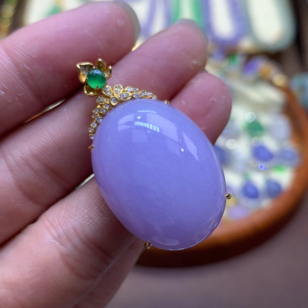 翡翠18K金镶嵌颈饰