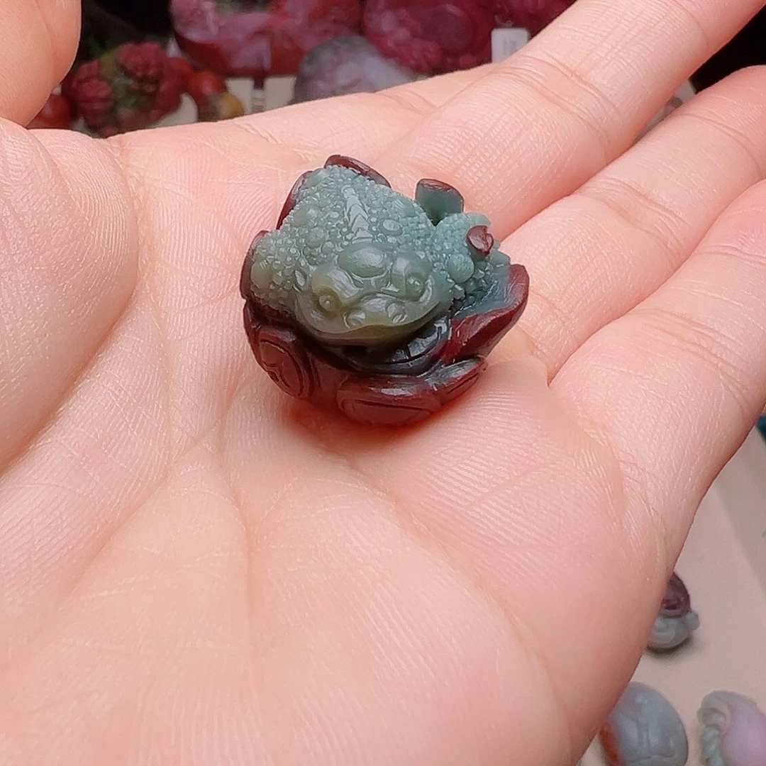 未镶嵌盐源定制石英质玉爱****哥