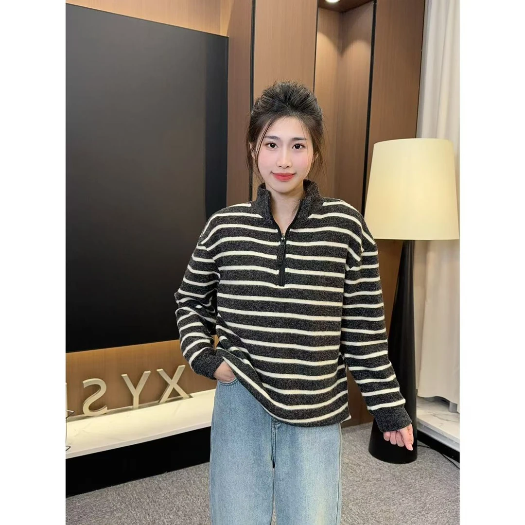 半拉链条纹毛衣 小允姐姐2024新款时尚气质高级半拉链条纹毛衣