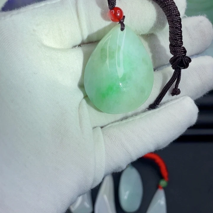 翡翠未镶嵌挂件片料