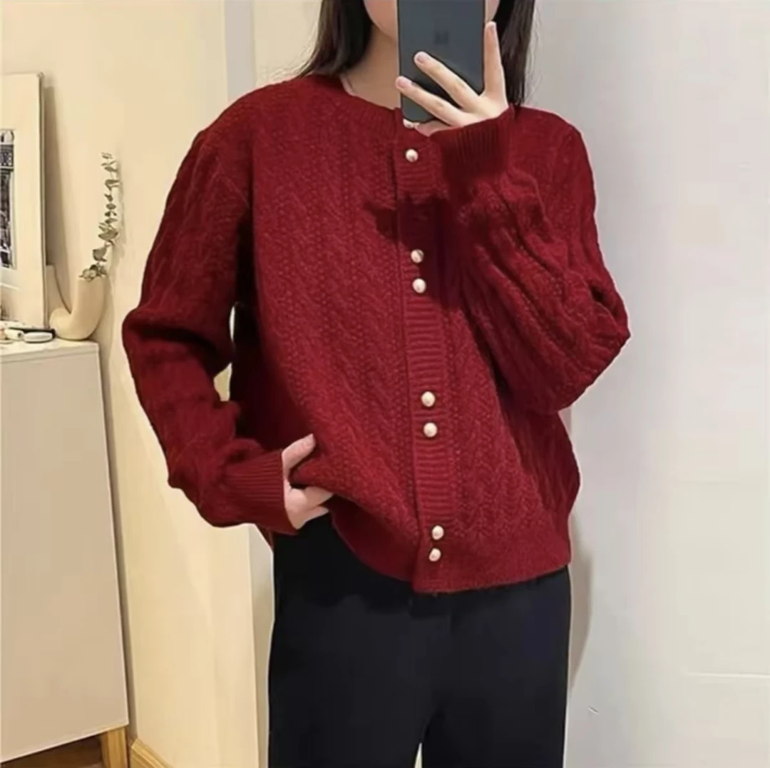 2025秋冬节日红色柔软糯绞花针织毛衣开衫外套女厚款长袖短款上衣