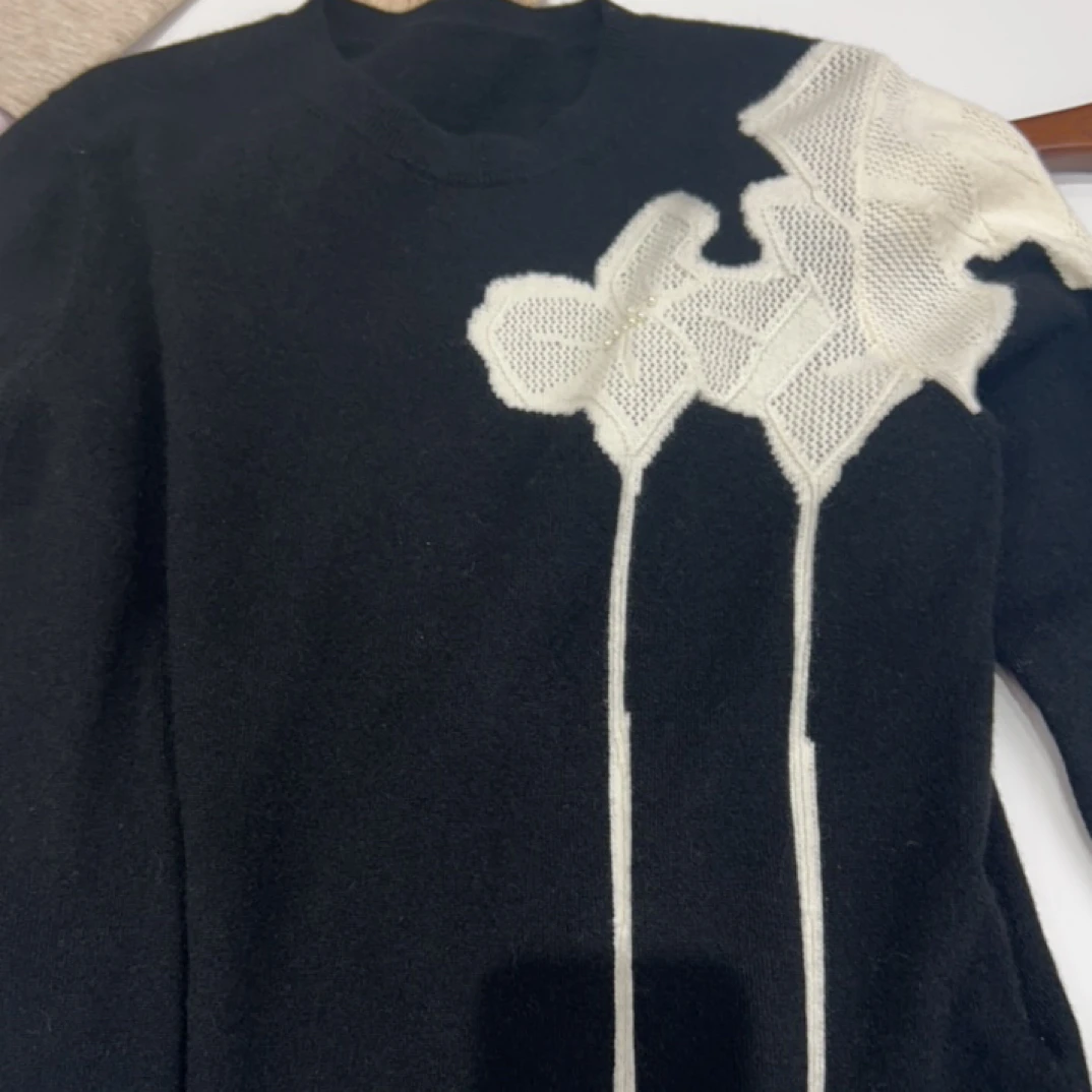 100%纯山羊绒 黑白拼花