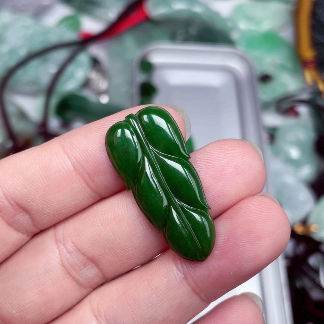 翡翠未镶嵌颈饰11111