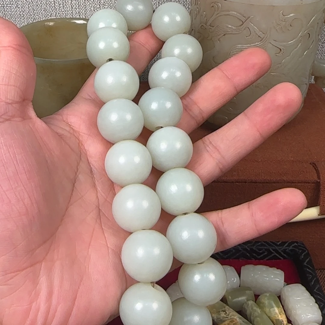 丹***9非常精美的脖挂件