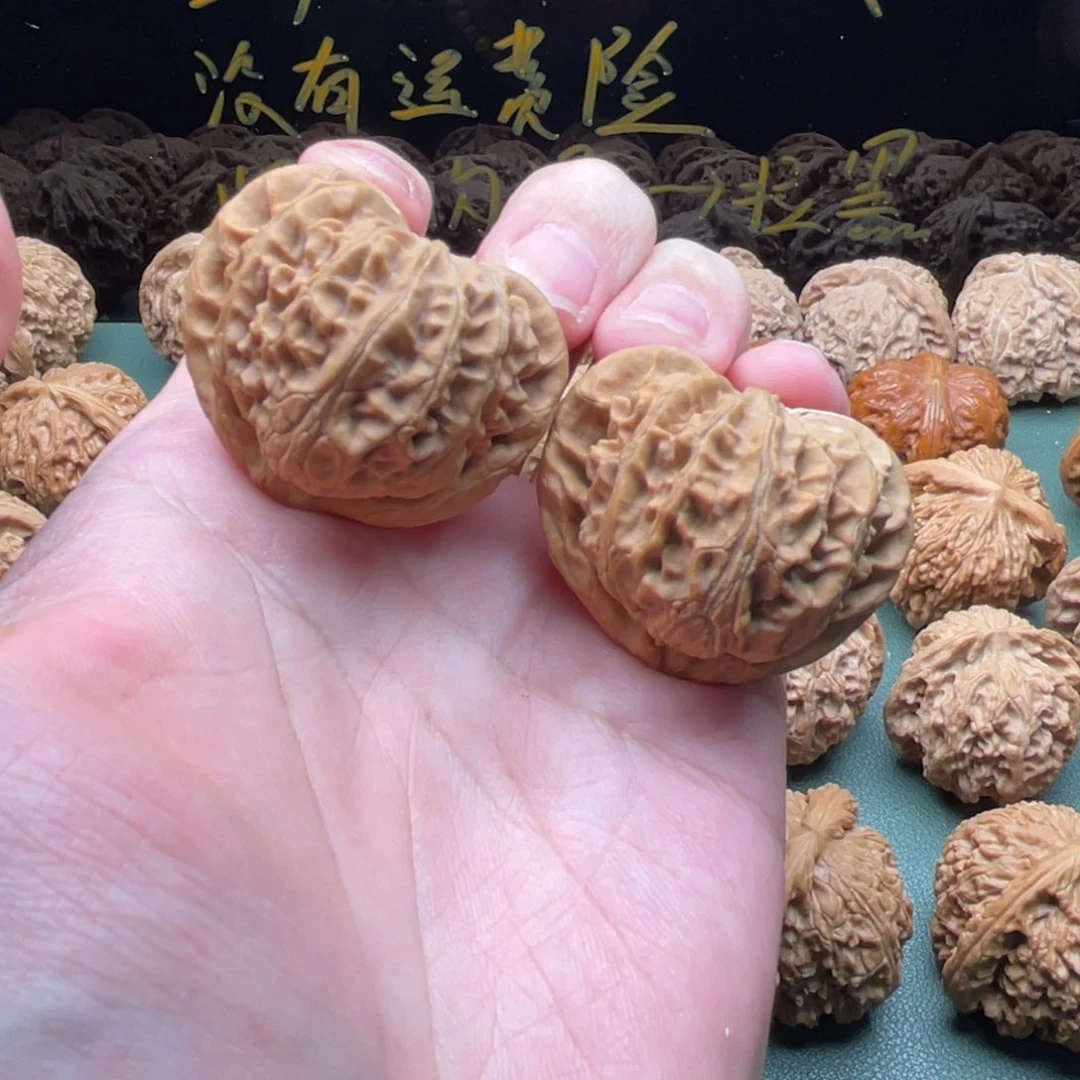 核桃把件40全品桃心宫灯