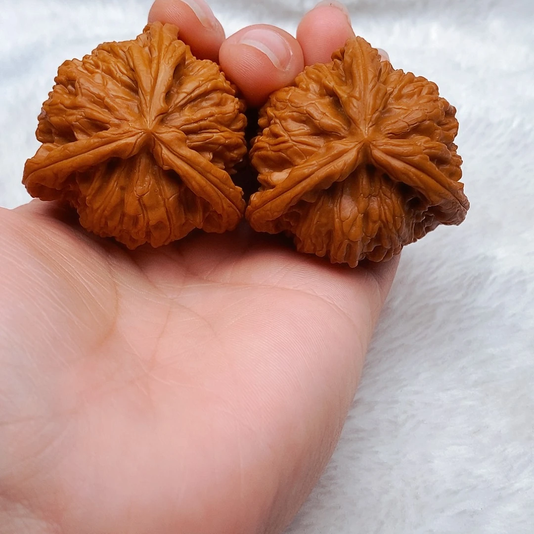 G***F文玩核桃吊坠三棱