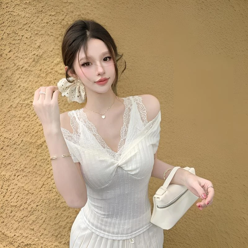 衬衫女新款爆款洋气气质纯欲风带胸垫蕾丝拼接v领打底衫短袖内搭