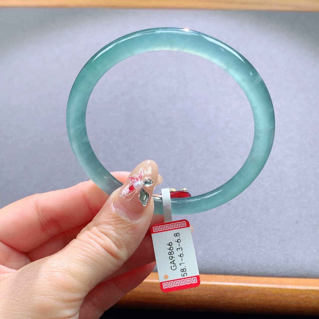 翡翠手镯未镶嵌天然翡翠手镯叮当镯