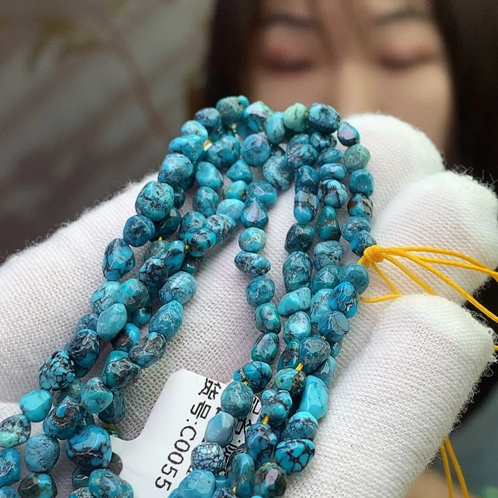慕***晚未镶嵌绿松石原矿